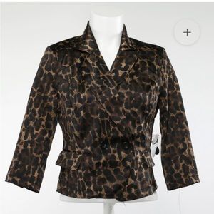 Ashley by 26 woman’s gold/tan blazer. Size 1X. 2 gold button front closure.